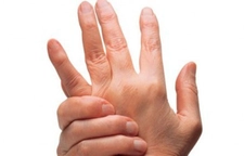 Sol Serçe Parmak Uyuşması Belirtileri ve Tedavisi
